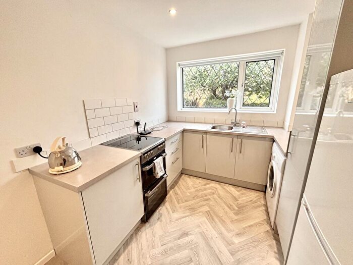 3 Bedroom Semi-Detached House To Rent In Norgreave Way, Halfway, Sheffield, S20