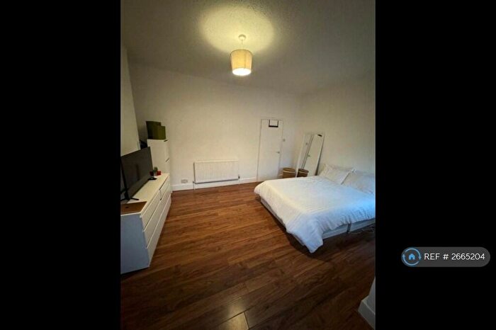 2 Bedroom Flat To Rent In Goodall Road, London, E11
