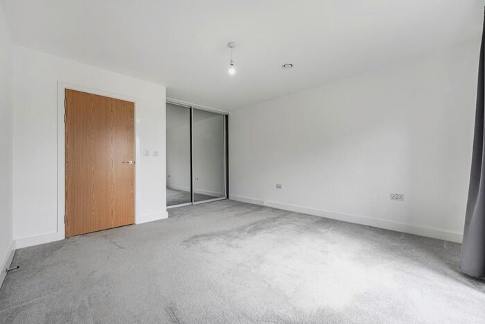 1 Bedroom Flat To Rent In The Cavalry, Wokingham, RG2