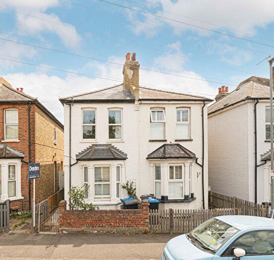 2 Bedroom Property To Rent In Hampden Road, Kingston Upon Thames, KT1