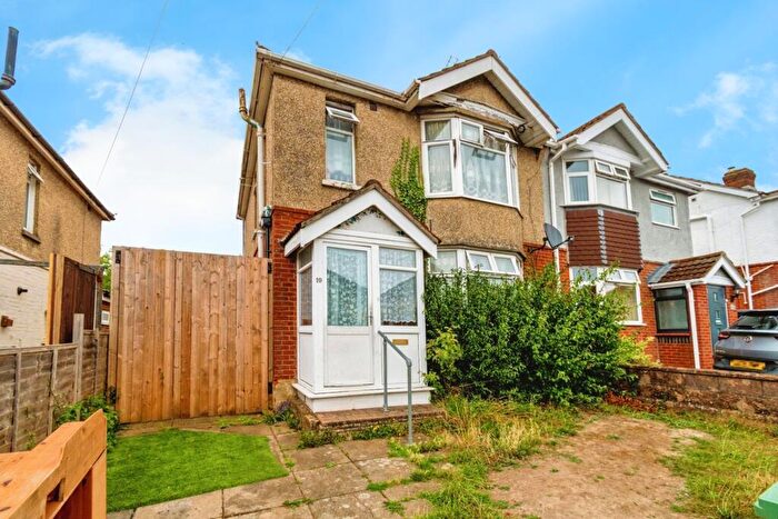 3 Bedroom House To Rent In Maybush Road, Southampton, SO16