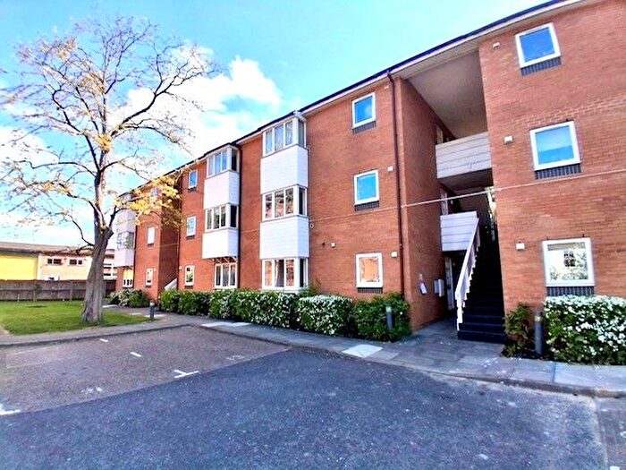 2 Bedroom Flat For Sale In Jasmine Court, Cambridge, CB1