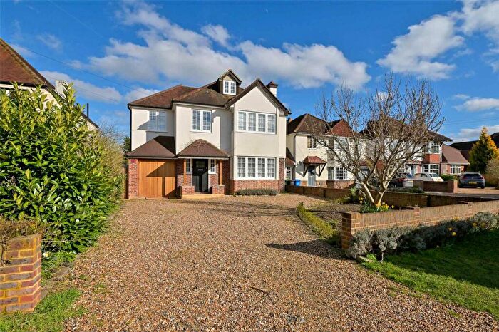 5 Bedroom Detached House For Sale In Leigh Park, Datchet, Berkshire, SL3