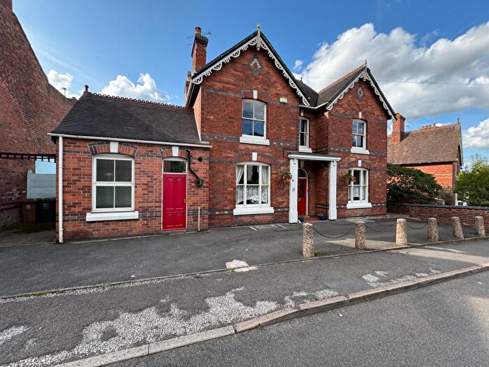 6 Bedroom Detached House For Sale In Church Street, Swadlincote, DE11