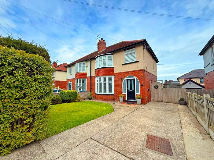 3 Bedroom Semi-Detached House For Sale In Newlands Park Grove, Scarborough, YO12