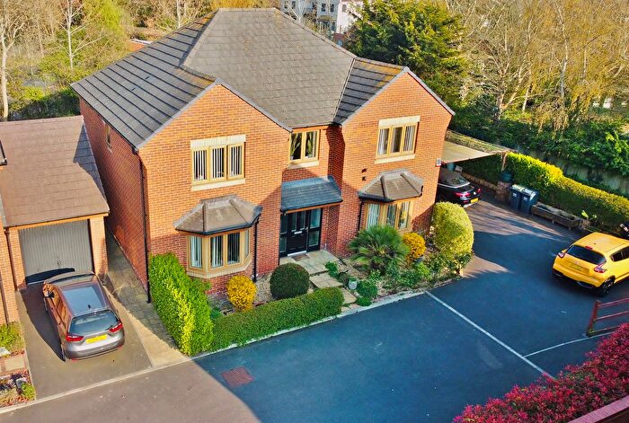 5 Bedroom Detached House For Sale In Oyster Close, Hayling Island, PO11