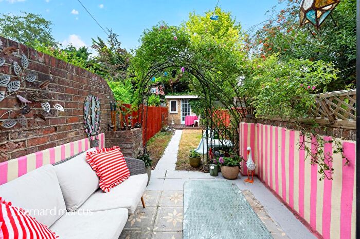 2 Bedroom Maisonette For Sale In Tankerton Road, Surbiton, KT6