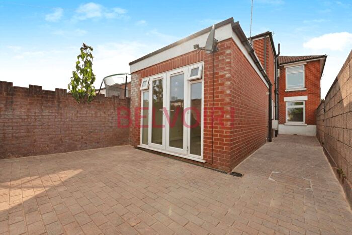 2 Bedroom Flat To Rent In Nutbeem Road, Eastleigh, SO50