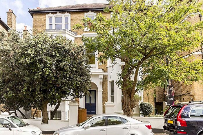 2 Bedroom Flat To Rent In Church Road, Richmond, TW10