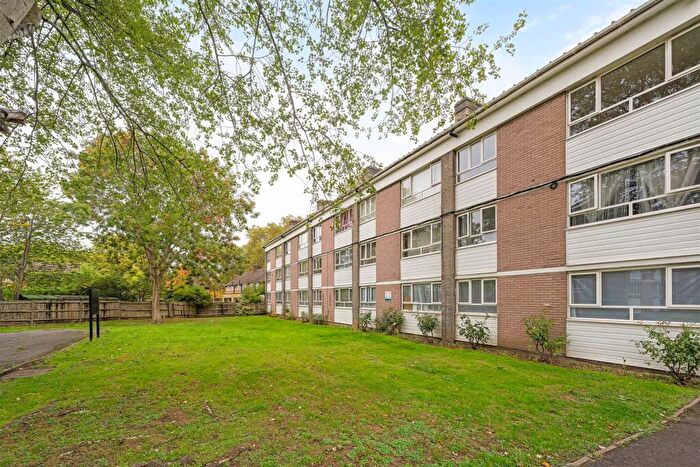 1 Bedroom Flat For Sale In Sunray Avenue, London, SE24