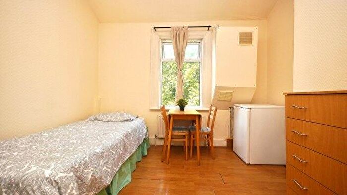 1 Bedroom Flat To Rent In Chichele Road, NW2