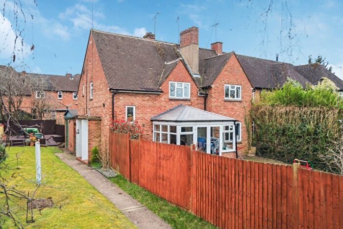 2 Bedroom Maisonette For Sale In Hillside Close, Chalfont St Peter, Gerrards Cross, SL9