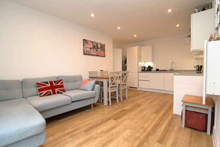 2 Bedroom Apartment For Sale In Leys Avenue, Letchworth Garden City, SG6