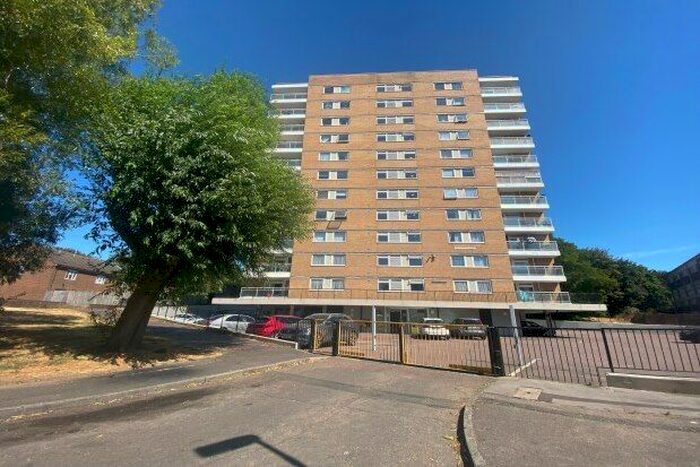2 Bedroom Flat To Rent In Westwell Close, Orpington, BR5
