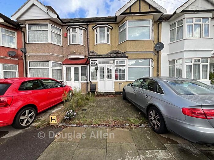 4 Bedroom Terraced House For Sale In Lyndhurst Gardens, Newbury Park, Ilford, Essex, IG2