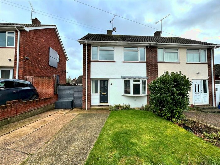 3 Bedroom Semi-Detached House To Rent In Brookfields, Eastwood, Leigh-On-Sea, SS9