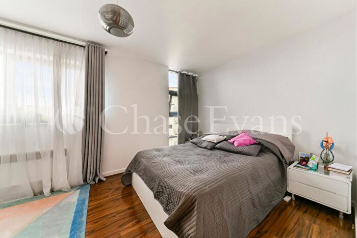 1 Bedroom Flat To Rent In Copenhagen Place, Limehouse, London, E14