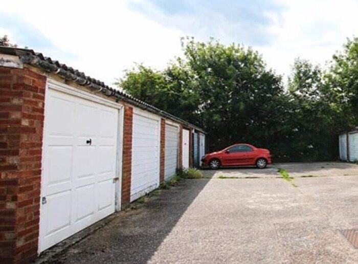 Garage / Parking To Rent In Stains Close, Waltham Cross, EN8