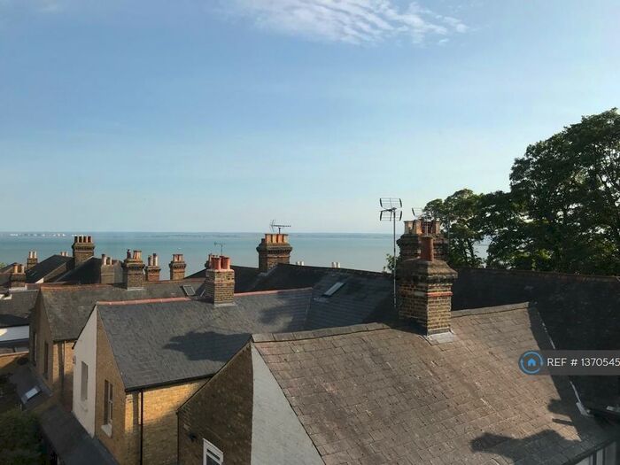 2 Bedroom Maisonette To Rent In Broadway, Leigh-On-Sea, SS9