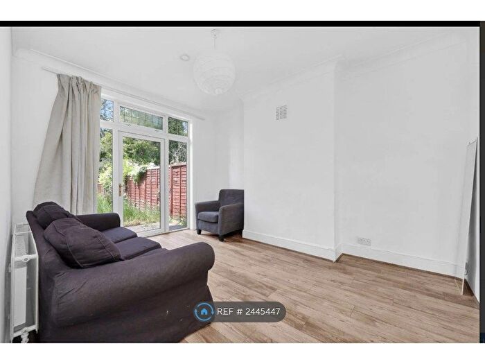 4 Bedroom Semi-Detached House To Rent In Hanover Road, London, NW10