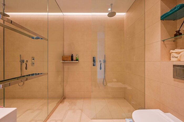 1 Bedroom Flat To Rent In Park Drive, Canary Wharf, London, E14