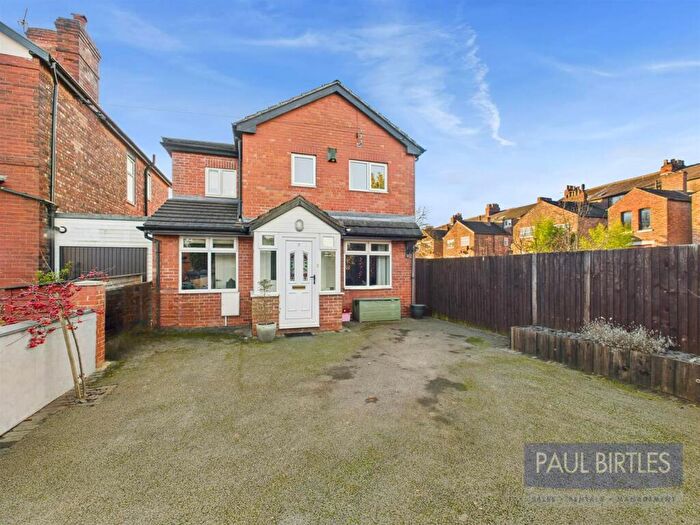 3 Bedroom Detached House For Sale In Shanklyn Avenue, Urmston, Trafford, M41