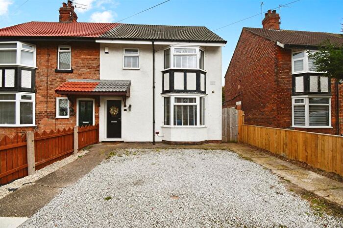 3 Bedroom Semi-Detached House For Sale In East Ella Drive, Hull, HU4