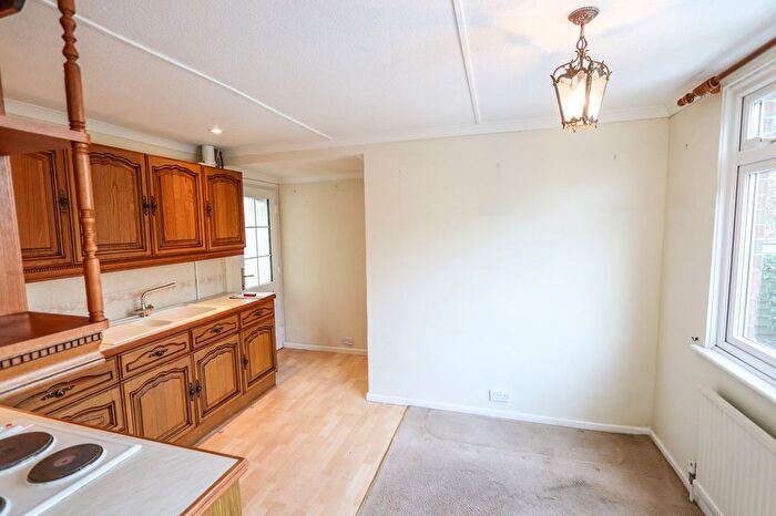 2 Bedroom Bungalow For Sale In Oakhurst Road, Battle, TN33