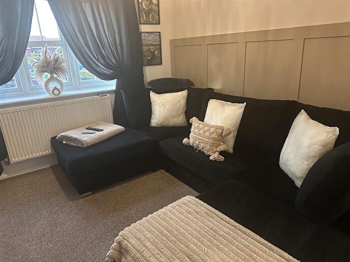 1 Bedroom Property To Rent In Shinewater Park, Kingswood, HU7