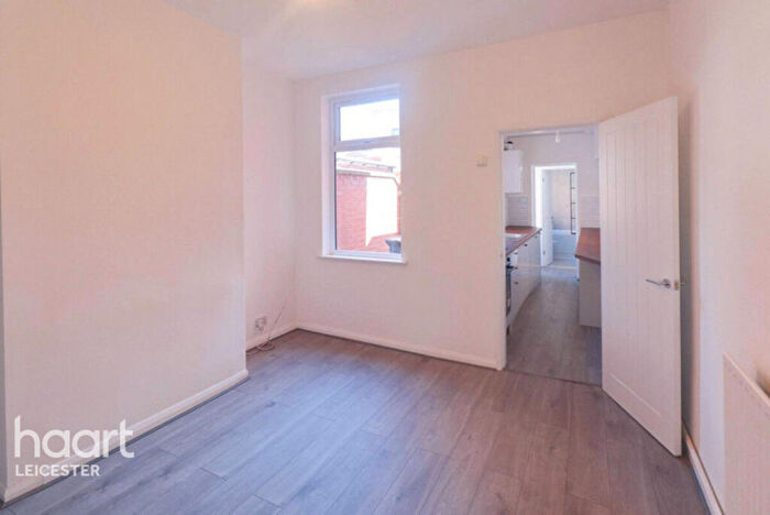 3 Bedroom Terraced House For Sale In Battenberg Road, Leicester, LE3