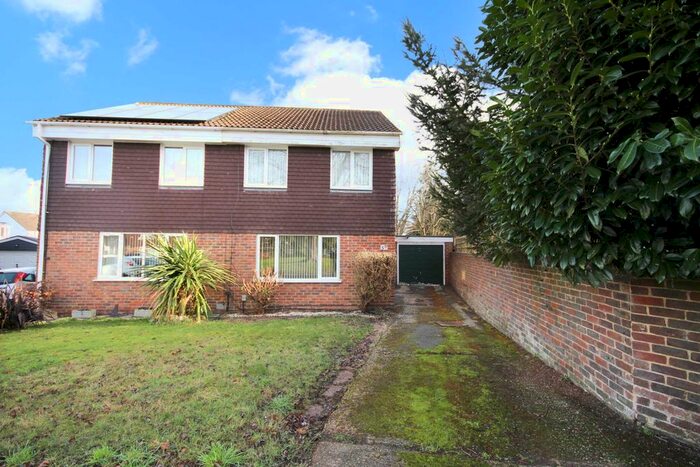 3 Bedroom Semi-Detached House To Rent In Staplehurst, Bracknell RG12