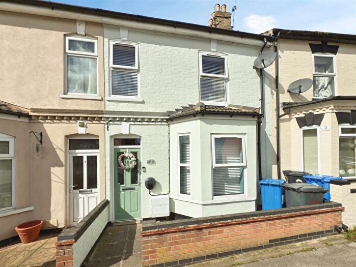 3 Bedroom Terraced House For Sale In Burton Street, Lowestoft, Suffolk, NR32