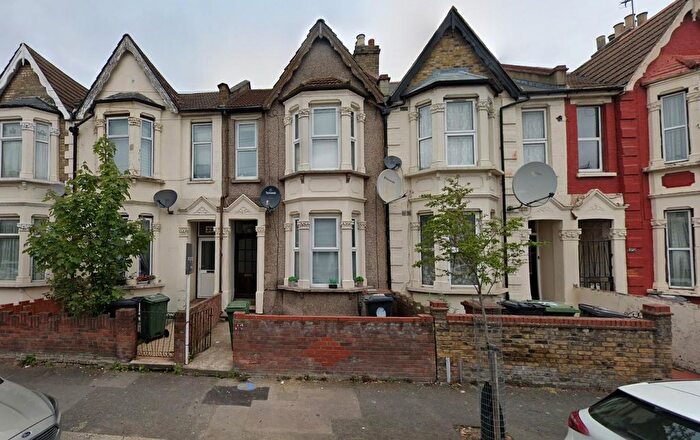 Studio To Rent In Frith Road, London, E11