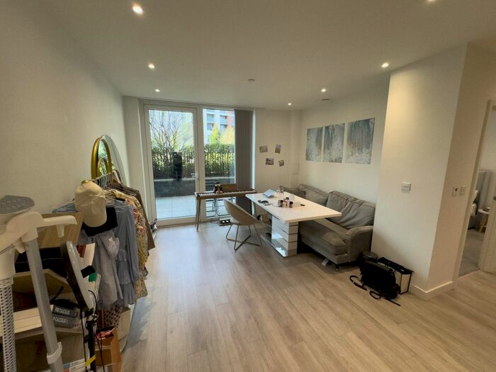 1 Bedroom Flat To Rent In Hadleigh Apartments, Woodberry Down, Manor House, N4