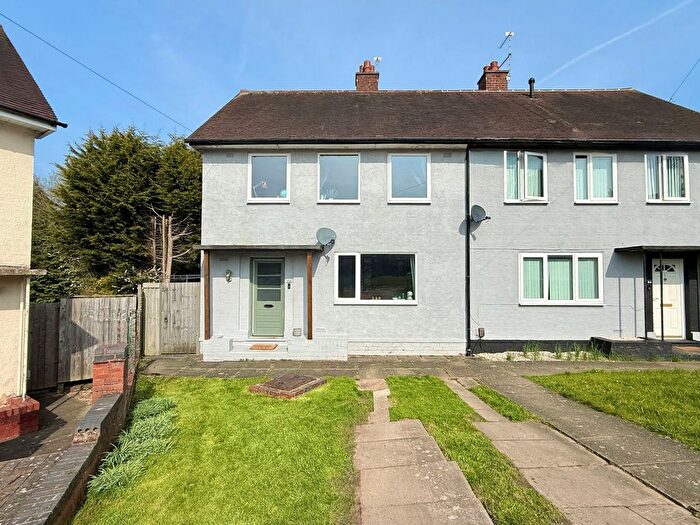 3 Bedroom Semi Detached House For Sale In Denholme Grove, Birmingham, B14
