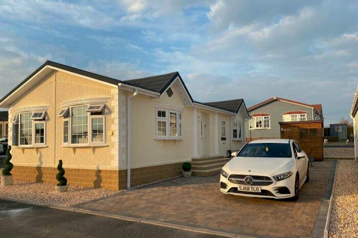 2 Bedroom Park Home For Sale In Willow Park, Lochlibo Road, Burnhouse, North Ayrshire, KA15