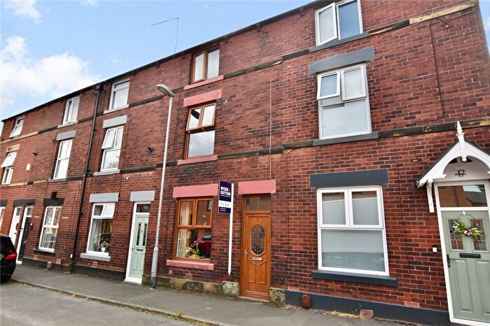 3 Bedroom Terraced House For Sale In Newall Street, Littleborough, Greater Manchester, OL15