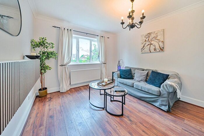 1 Bedroom Flat For Sale In Culverden Road, London, SW12