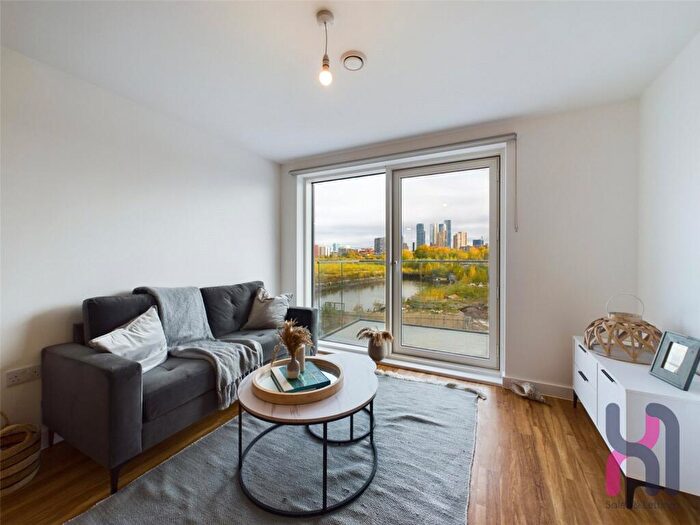 2 Bedroom Flat To Rent In Manchester Waters, Pomona Strand, Old Trafford, M16