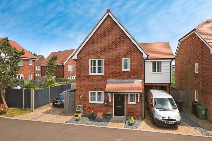 3 Bedroom Detached House For Sale In Orchard Lane, Hailsham, BN27