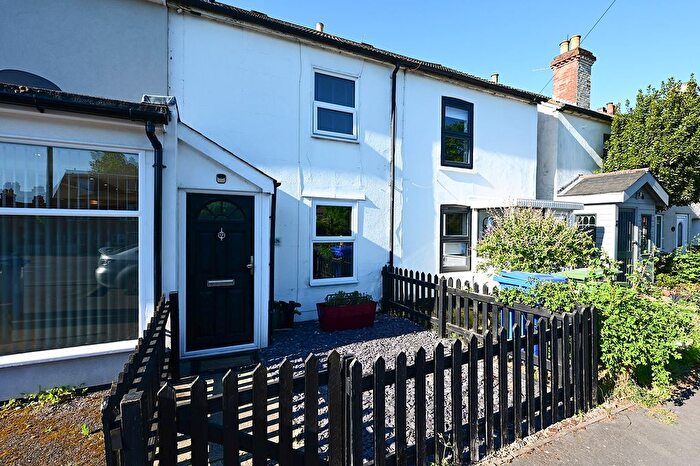 2 Bedroom Terraced House For Sale In Reading Road, Farnborough, GU14