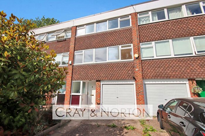 4 Bedroom Town House For Sale In Chichele Gardens, Park Hill, CR0