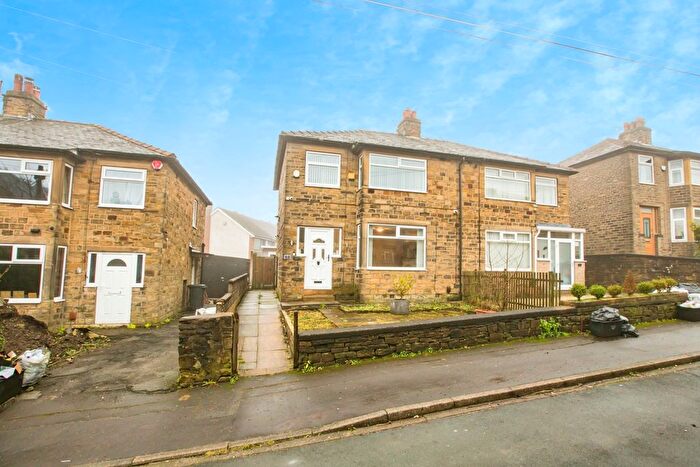 3 Bedroom Semi-Detached House For Sale In Spring Hall Grove, Halifax, West Yorkshire, HX2