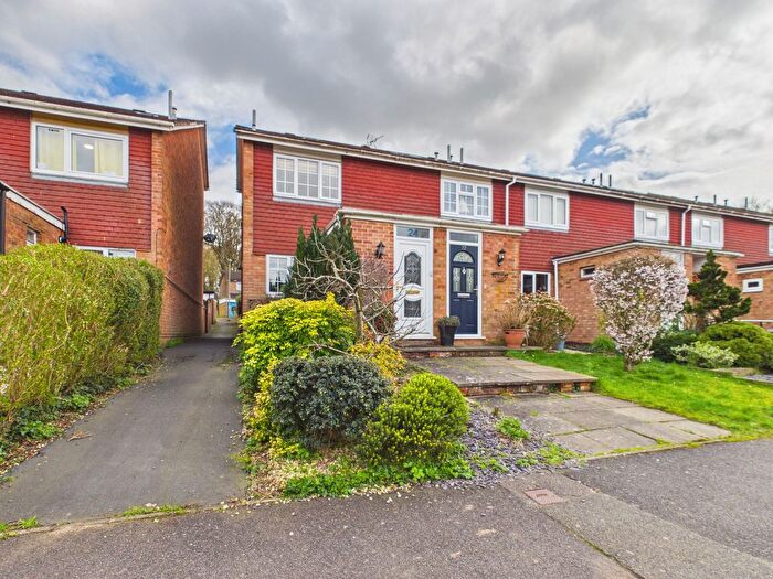 3 Bedroom Semi Detached House For Sale In Holbein Close, Basingstoke, RG21