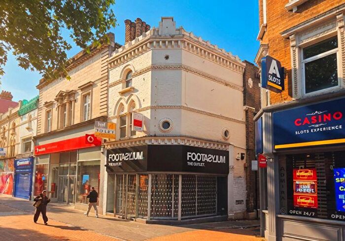 4 Bedroom Block Of Apartments For Sale In First & Second Floors, North End, Croydon, Surrey, CR0