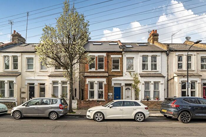 2 Bedroom Flat For Sale In St. Dunstans Road, Hammersmith, London, W6