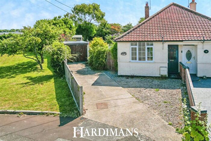 2 Bedroom Semi-Detached Bungalow For Sale In Jubilee Road, Pakefield, NR33