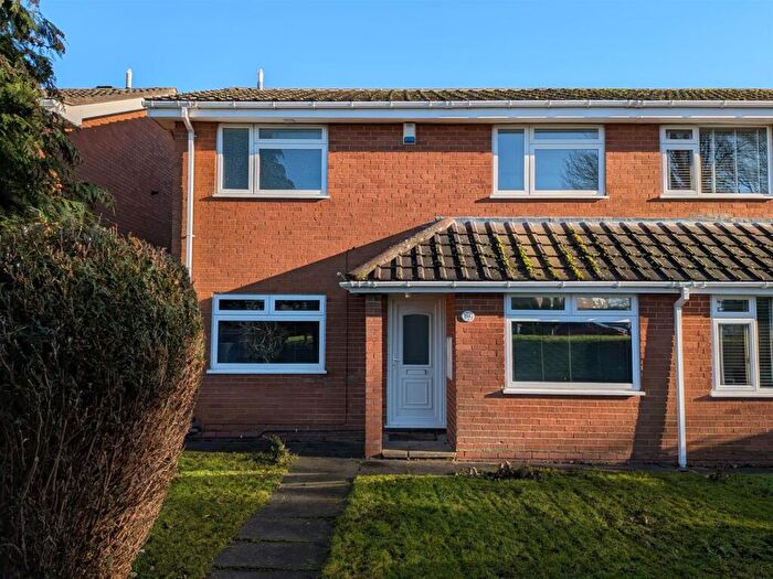 3 Bedroom Semi-Detached House To Rent In Alderney Gardens, Birmingham, B38