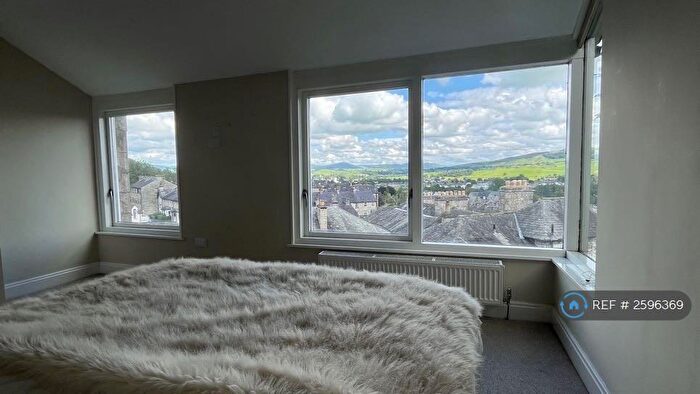 2 Bedroom End Of Terrace House To Rent In Mountain View, Kendal, LA9