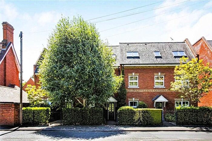 2 Bedroom Flat For Sale In Victoria Mews, St. Judes Road, Englefield Green, Egham, London, TW20
